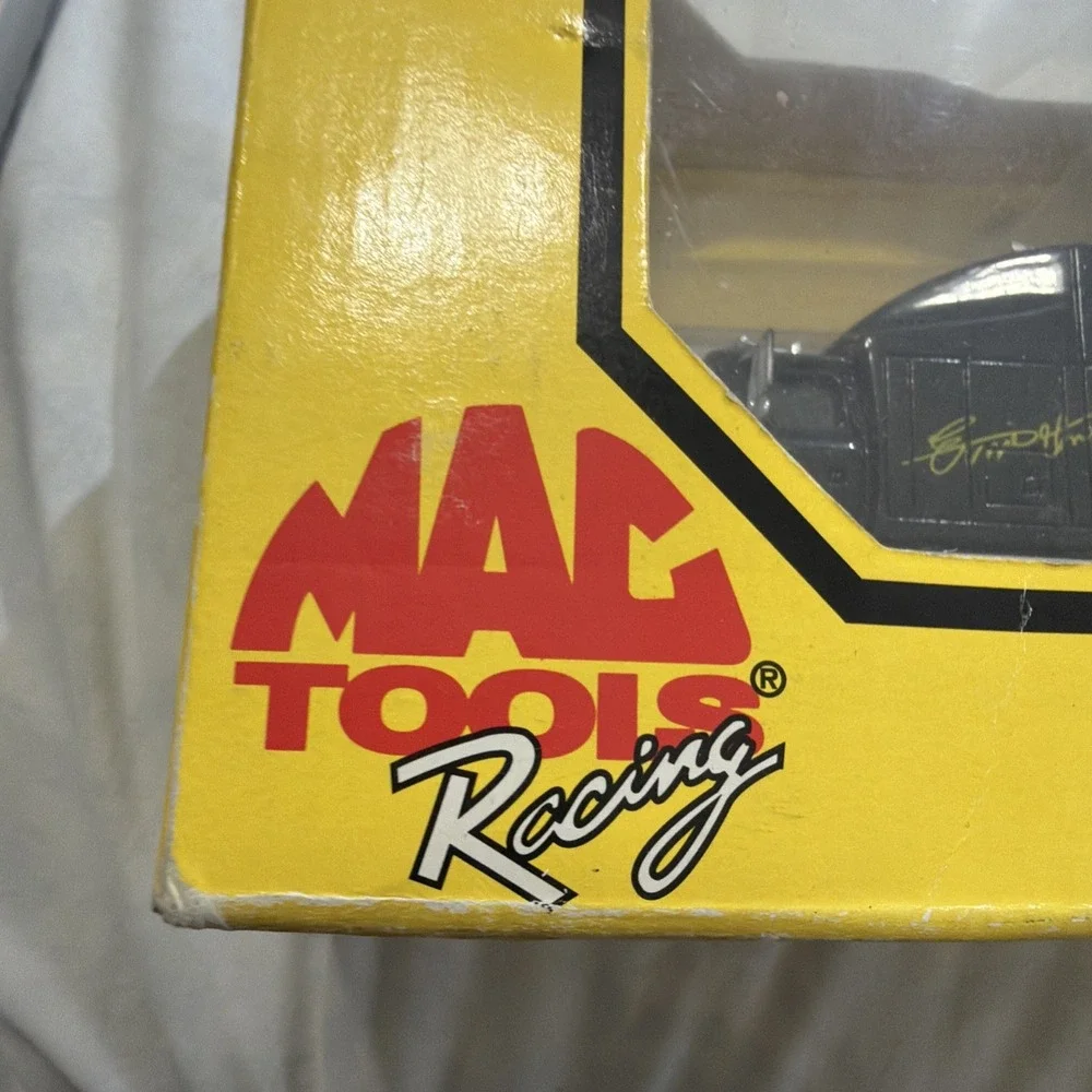 Ernie Irvan #28 Mac Tools Racing 1994 1:87 Racing Team Transporter‎ Premier New